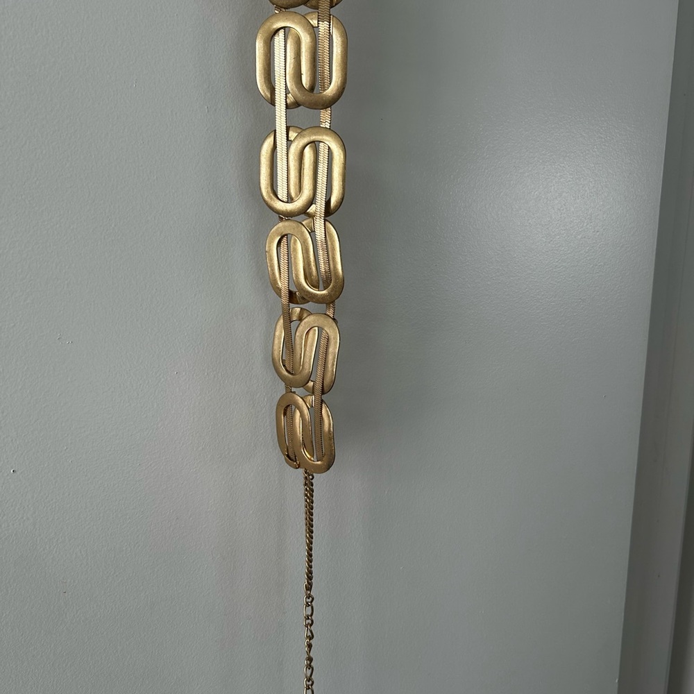 Chic Gold Chain Link Belt - Picture 2 of 4
